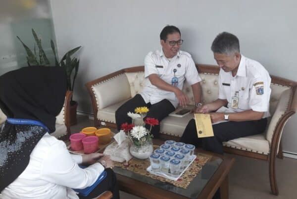 Koordinasi dengan Bakesbangpol Provinsi DKI Jakarta terkait dengan LSM dan Organisasi Masyarakat