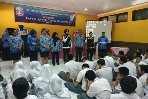 Sosialisasi P4GN dan Pemeriksaan Urine di SMA Negeri 10 Jakarta