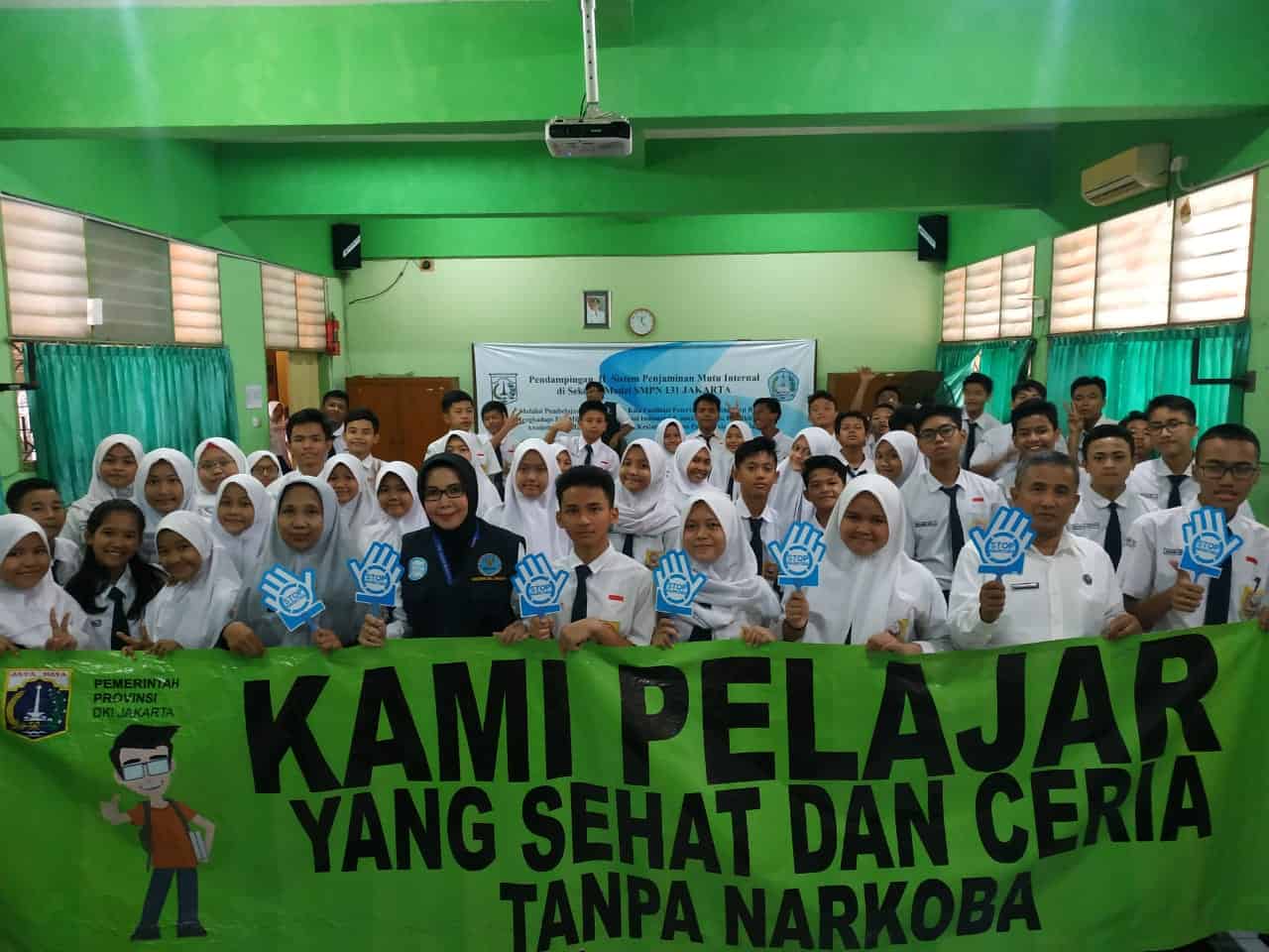 Sosialisasi P4GN dan Pemeriksaan Urine di SMP Negeri 131 Jakarta Sosialisasi P4GN dan Pemeriksaan Urine di SMP Negeri 131 Jakarta