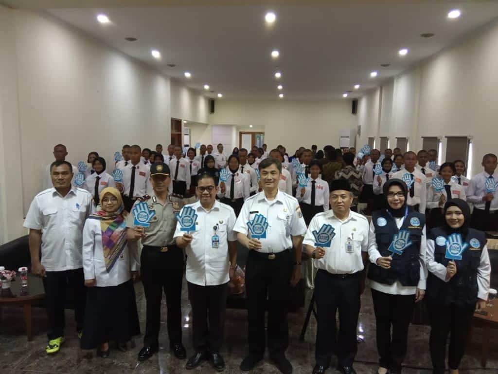 Sosialisasi, Tes Urine, dan Pengukuhan Duta Anti Narkoba terhadap Anggota Paskibraka DKI Jakarta Tahun 2019 Sosialisasi, Tes Urine, dan Pengukuhan Duta Anti Narkoba terhadap Anggota Paskibraka DKI Jakarta Tahun 2019