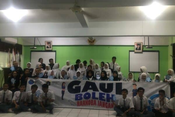 Sosialisasi P4GN dan Pemeriksaan Urine di SMK Negeri 37 Jakarta