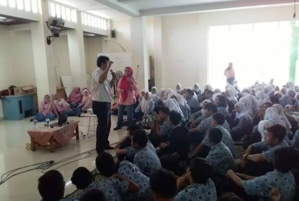 Sosialisasi P4GN dan Pemeriksaan Urine di SMP Negeri 206 Jakarta