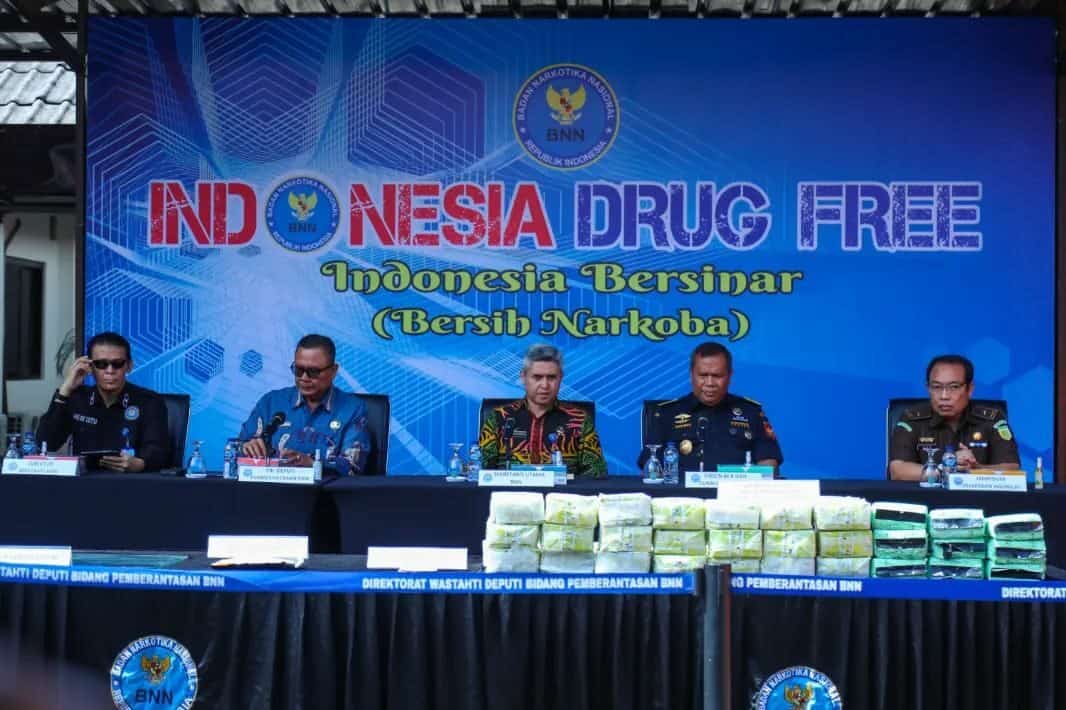 BNN RI MUSNAHKAN 42,6 KG NARKOTIKA, SELAMATKAN LEBIH 84 RIBU JIWA BNN RI MUSNAHKAN 42,6 KG NARKOTIKA, SELAMATKAN LEBIH 84 RIBU JIWA