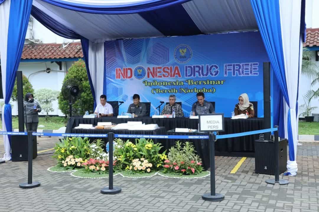 BNN RI Musnahkan 9,4 Kilogram Barang Bukti Narkotika Hasil Ungkap Kasus Melalui Jasa Pengiriman BNN RI Musnahkan 9,4 Kilogram Barang Bukti Narkotika Hasil Ungkap Kasus Melalui Jasa Pengiriman